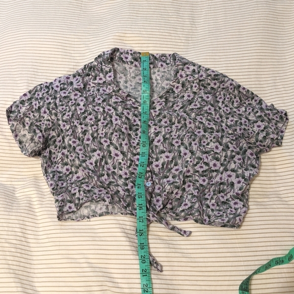 American Apparel cropped floral blouse - Picture 6 of 7